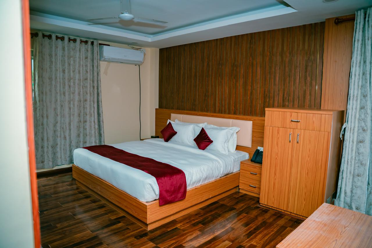 Room 310 - Golden Miracle Hotel